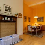 Newly Renovated 1 Bedroom Apartment Near Charming Newhaven