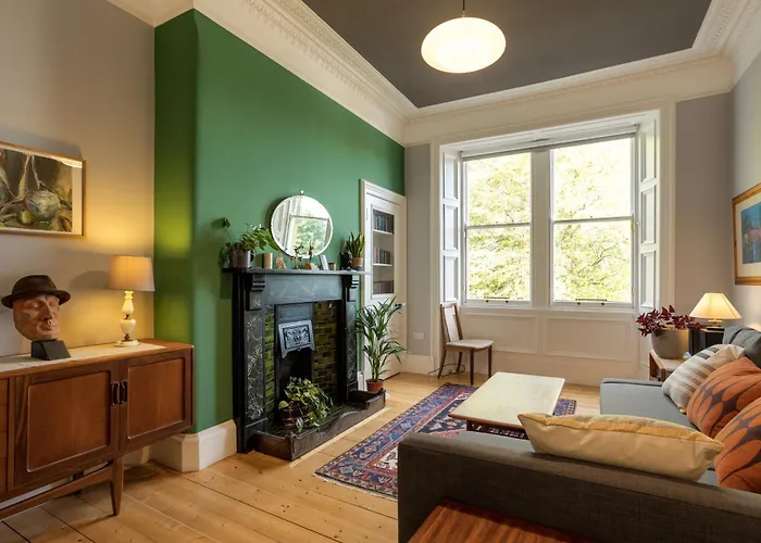 Newly Renovated 1 Bedroom Apartment Near Charming Newhaven